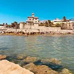 Sea View W Balcony 2 Mins Walk To & Casino 아파트 에수투릴