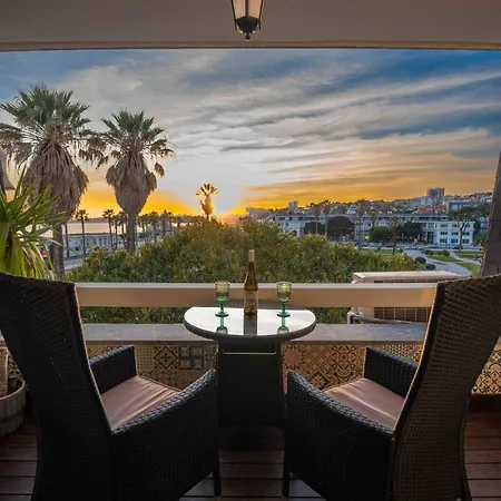 Apartment Sea View W Balcony 2 Mins Walk To & Casino Estoril